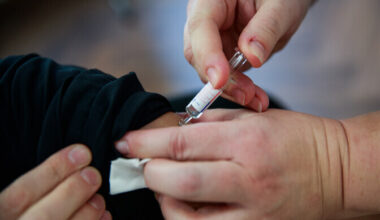 Uuring: vaktsiinipelgust tõrjusid pandeemia ajal usu asemel teadmised | Tervis