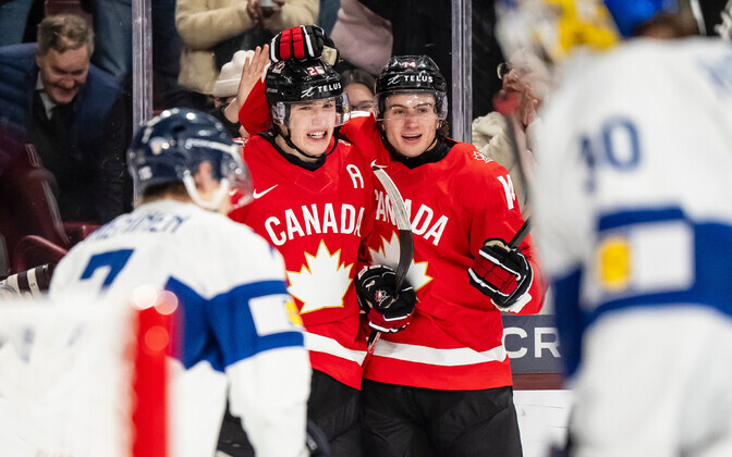 Kanada hokinoored viskasid Soome võrku seitse litrit | Jäähoki