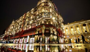 Luksuskaubad läksid Venemaal sanktsioonide tõttu ligi kaks korda kallimaks | Välismaa