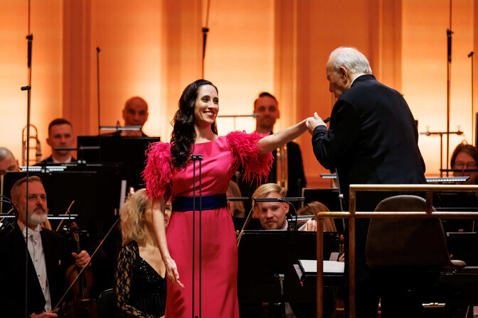 Galerii: Neeme Järvi vaatas uusaastakontserdil tagasi 75 aastat kestnud karjäärile | Muusika