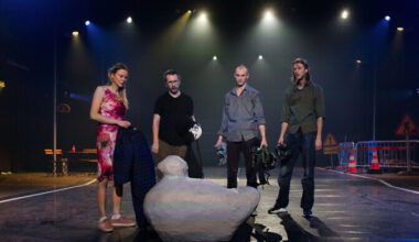 Arvustus. Maailm põleb, tagasisidestatult | Teater