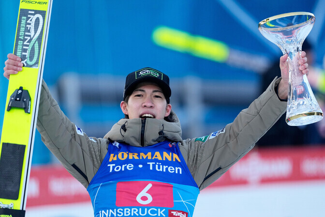 Jaapani suusahüppaja sai Innsbruckis karjääri esimese etapivõidu | Suusahüpped