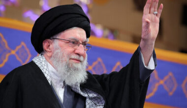 Times: Iraani juht kavatseb rahutuste laienemise korral põgeneda Moskvasse | Välismaa