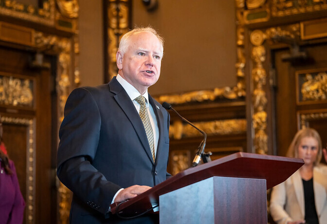 Meedia: Tim Walz loobub uuesti Minnesota kuberneriks kandideerimisest | Välismaa