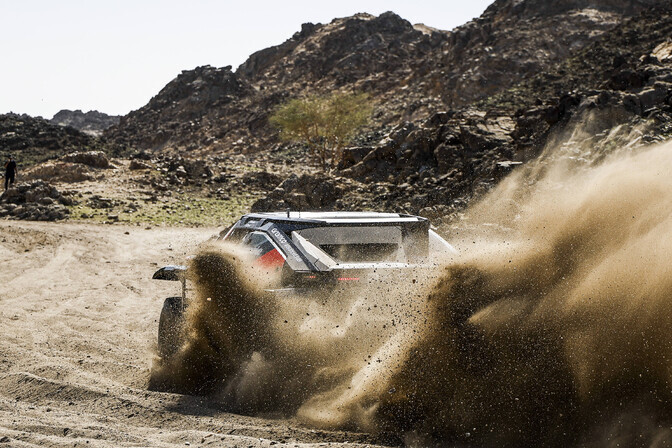 Al-Attiyah tõusis hoolimata Toyota superpäevast Dakari liidriks | Autoralli