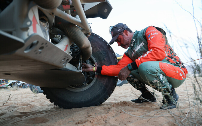 Al-Attiyah tõusis etapivõiduga Dakari ralli liidriks | Autoralli