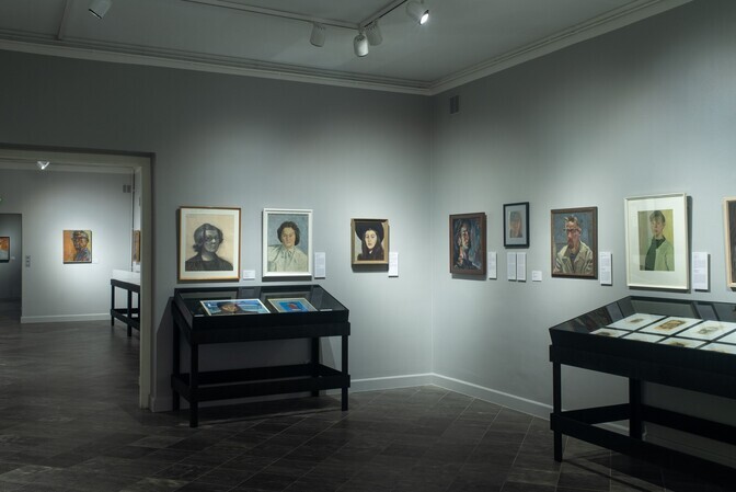 Arvustus. "Mina metamorfoosid. Henn Roode autoportreed": näkku joonistatud tõde | Kunst