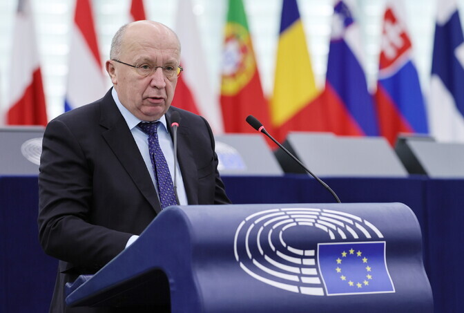 Kubilius: Euroopa Liit peaks kaaluma ühendatud sõjaväeüksuse loomist | Välismaa