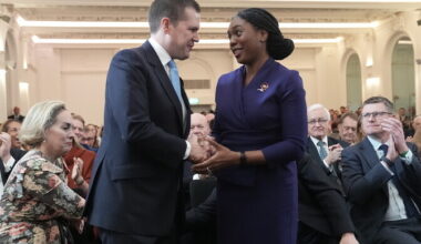 Tooride sisetüli: Badenoch vallandas varikabineti ministri | Välismaa