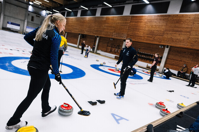 Kaldvee – Lill alustasid võiduga koduste konkurentide üle | Kurling