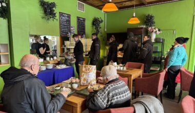 Reporteritund. Külaelu. Halliste sööklas ja Pillapalu asunduskülas | Vikerraadio