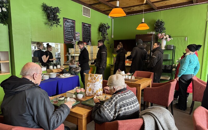 Reporteritund. Külaelu. Halliste sööklas ja Pillapalu asunduskülas | Vikerraadio