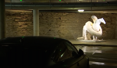 Tallinnas avati maa-aluses parklas kunstinäitus | Eesti