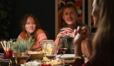 Arvustus. "Täiuslikud võõrad" paneb piirangud enda kasuks tööle | Film