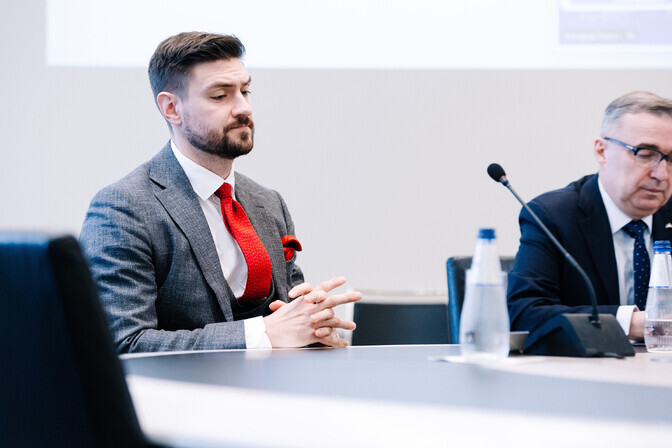 Keskerakond otsib toetust Terrasele umbusaldusavalduse algatamiseks | Eesti