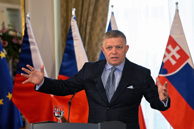 Fico nõuab EL-i CO2 kauplemise süsteemi peatamist | Välismaa