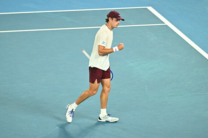 De Minaur ja Zverev kaotasid seti, aga said edasi | Tennis