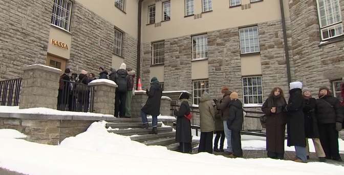 Teatritudengid juhtisid tähelepanu noorte jaoks liigkallitele teatripiletitele | Eesti