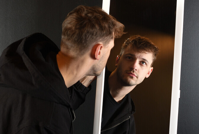 Näitleja Robin Täpp: Nuutrumi juures võetakse mind sõna otseses mõttes masinaruumi | Teater