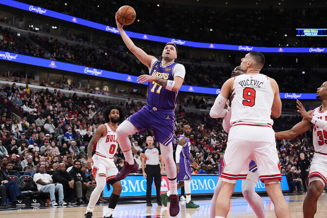 Lakers teenis Doncici hiilgemängu toel Chicagos võidulisa | Korvpall