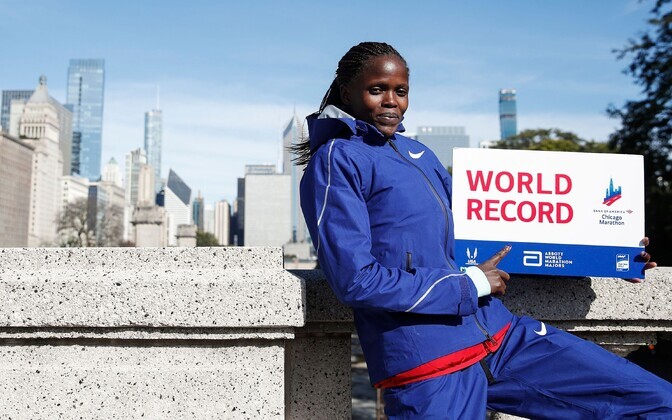 Maratoni eksmaailmarekordiomanik kolis Türgi lipu alla | Kergejõustik