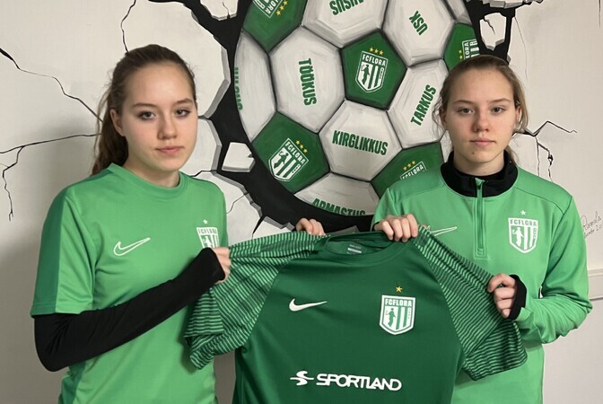 Floraga liitus ka teine paar 16-aastaseid kaksikõdesid | Jalgpall