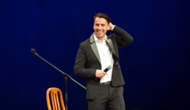 VIDEO | Maksim Galkin üllatas avalikkust habeme ja noorusliku välimusega