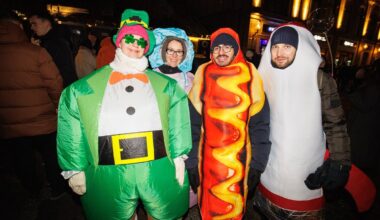 FOTOD | Tähistamine päädis kaklustega! Joviaalses meeleolus pidulised ei hoidnud end Tallinna vanalinnas tagasi