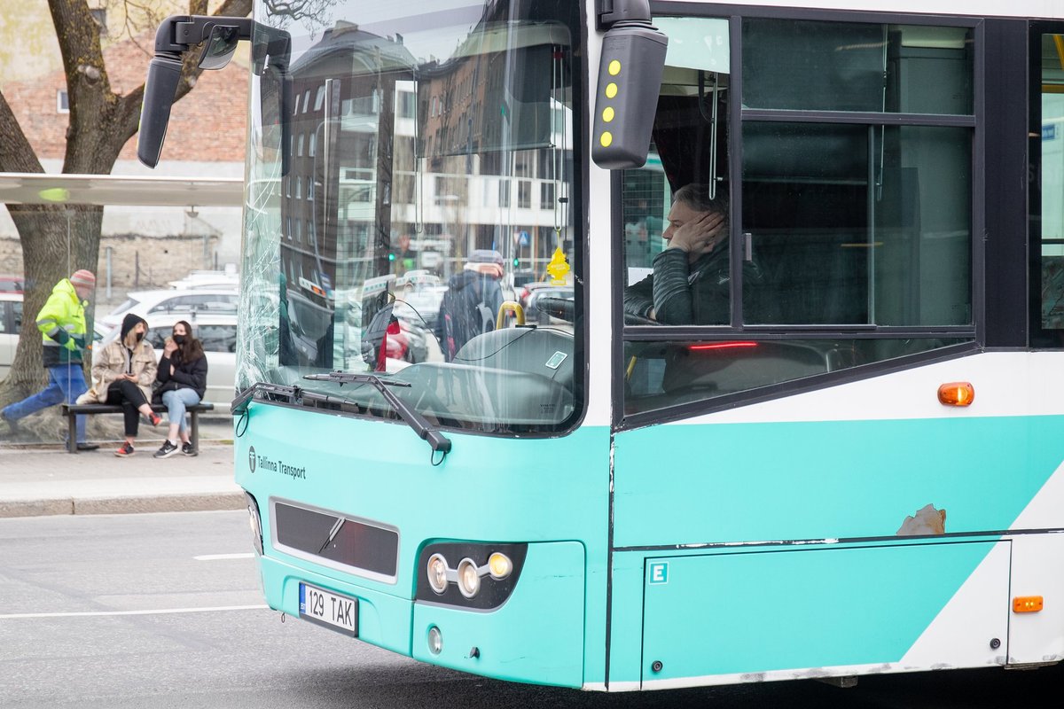 Päev liikluses: joobes mees libises bussiratta alla
