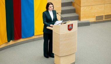 Tsihhanovskaja kolib Leedust ära. Valitsust kahtlustatakse Valgevenega suhete soojendamises