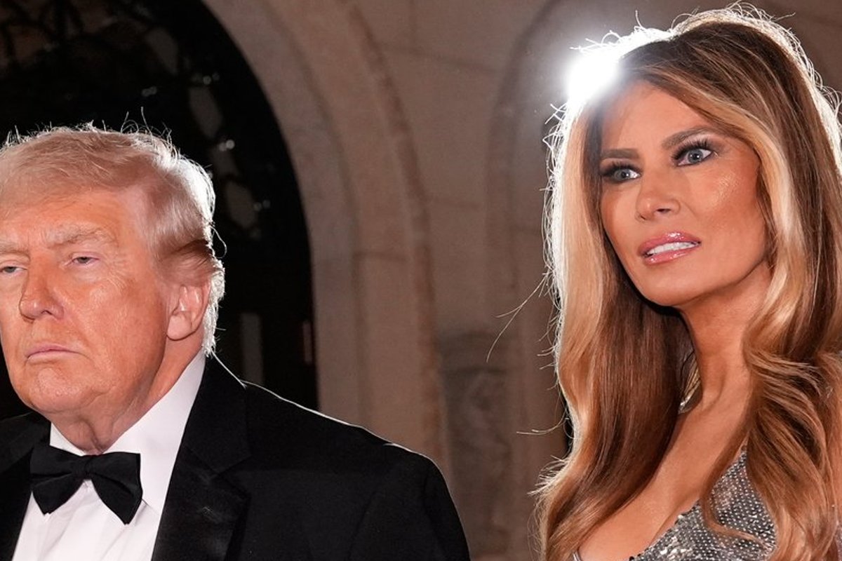 FOTOD | Kõik pilgud olid Melanial. USA esileedi kandis uusaastapeol ülimalt seksikat kleiti