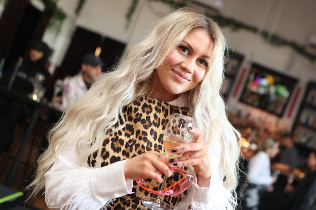 Artistid aina lahkuvad. Elina Born jättis samuti maailmakuulsa plaadifirmaga hüvasti