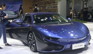 VIDEO | Ameeriklane tellis Hiinast odava superauto ja sai kõvasti pügada