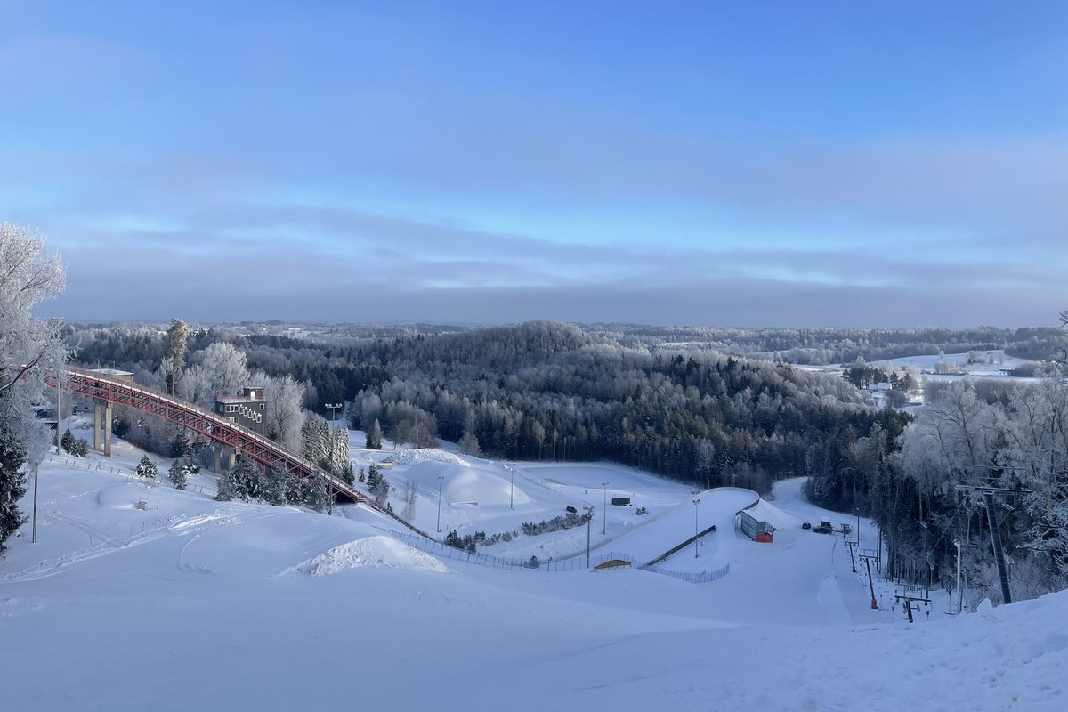 FOTOD | Tehvandil avatakse täna suusahüppemäe kõrval mäesuusanõlv ja suusapark