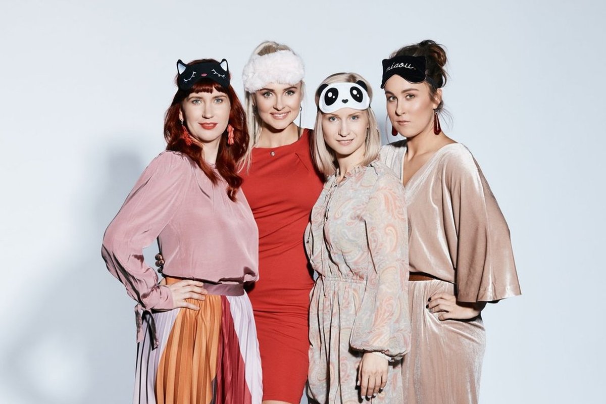 KLÕPS | Võtted alaku! „Padjaklubi“ seltskond jõudis Hispaaniasse, et filmida uus hooaeg