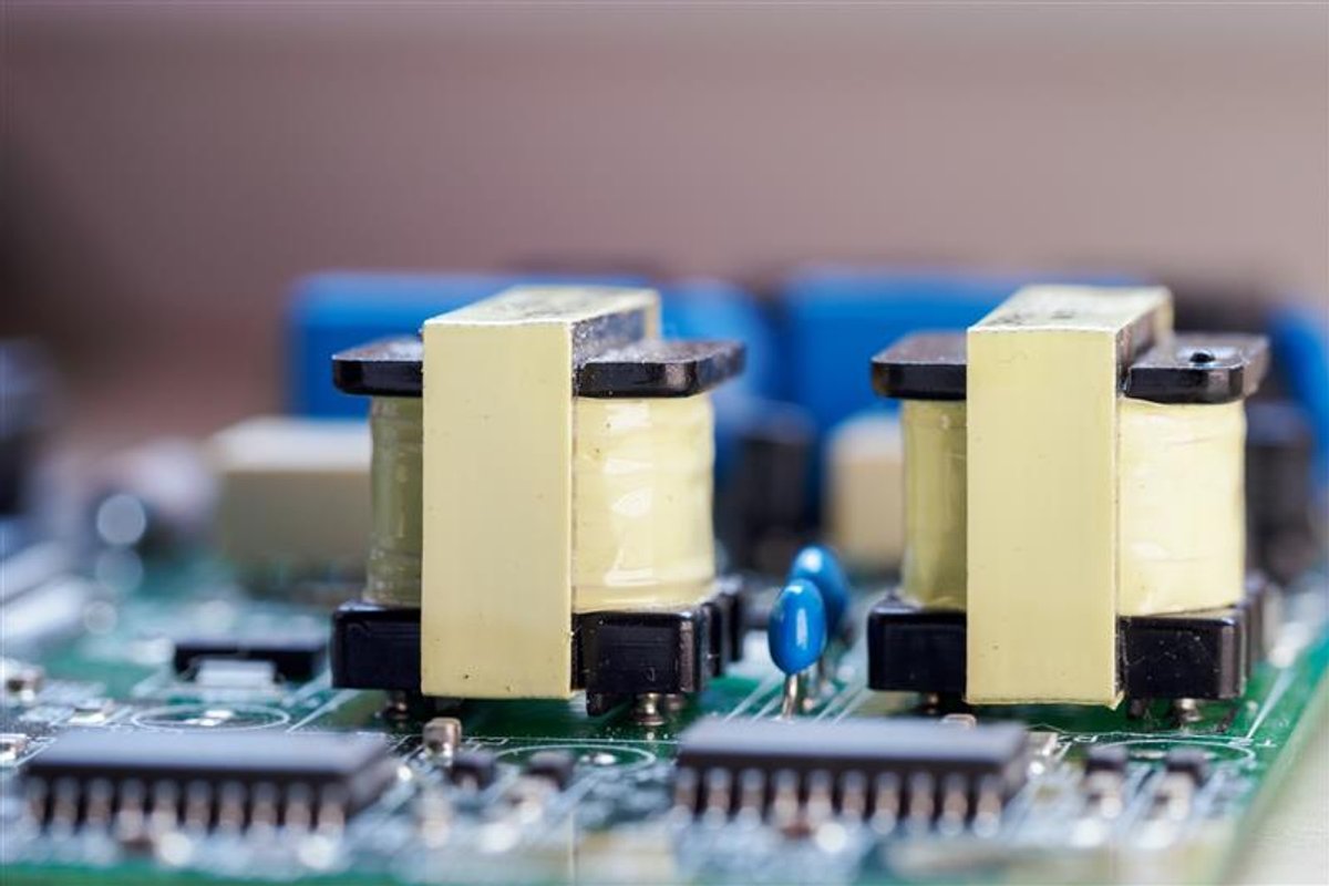 GEENIUS | Eesti juhtiv elektrikomponentide tootja koondab suure hulga töötajaid