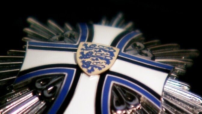 Teenetemärkide valmistamine on kerkiva hõbeda hinna tõttu üha kulukam | Eesti