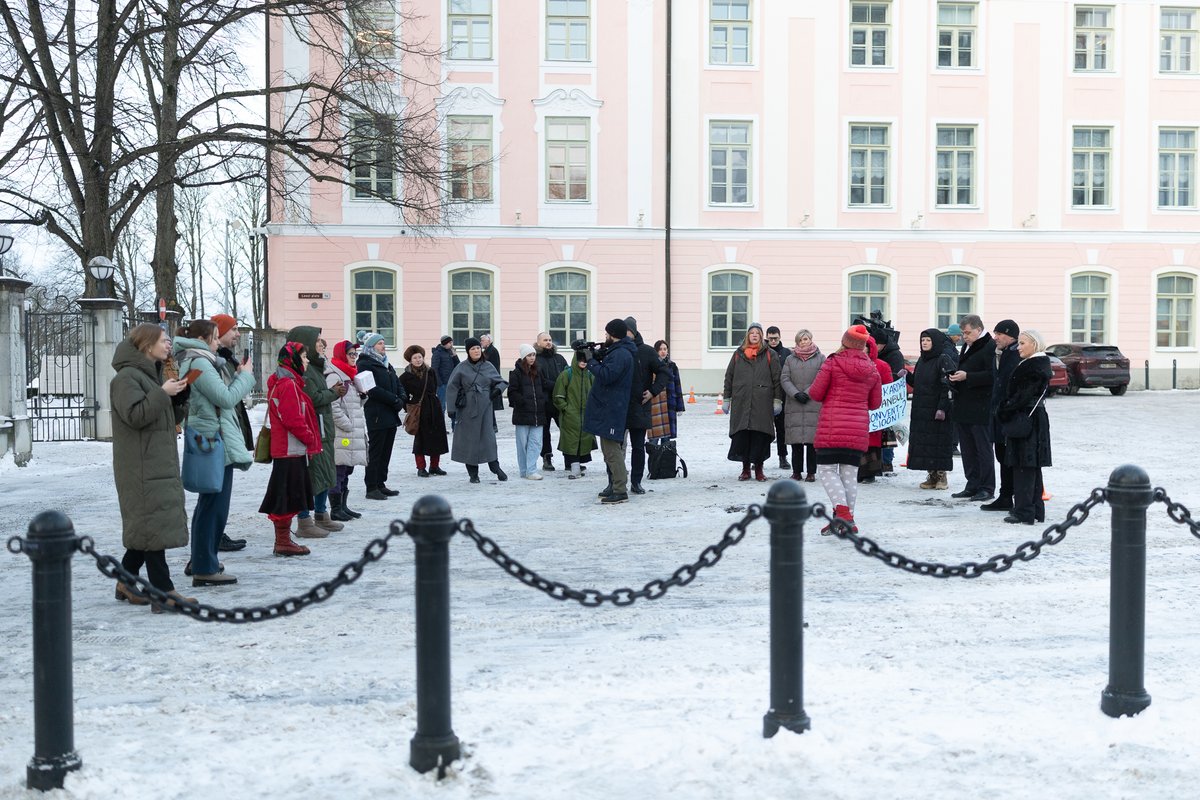 FOTOD | Riigikogu ees toimus meeleavaldus Istanbuli konventsiooni kaitseks