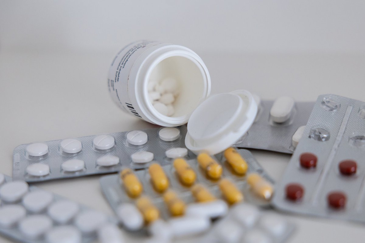 Riik kaalub käsimüügiravimite kullerteenuse seadustamist