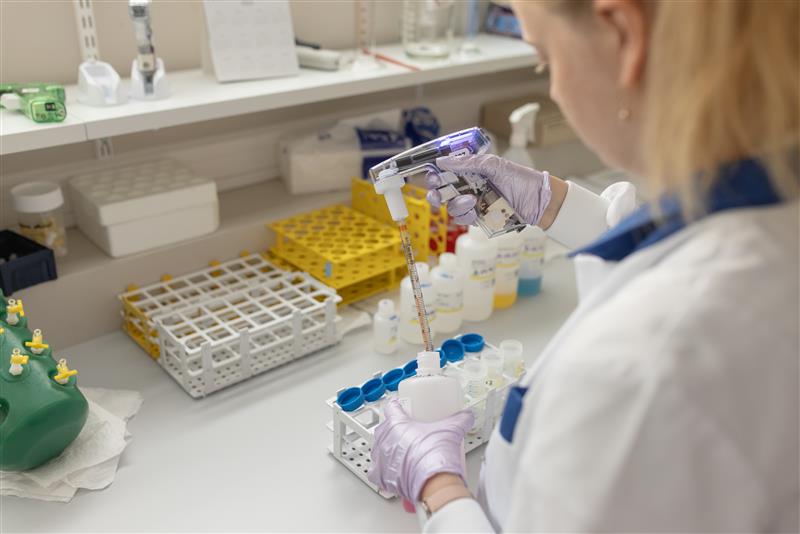 Teadustöö keemialaboris