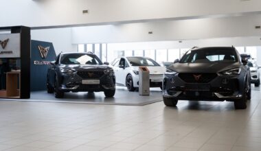 Uute sõiduautode müük langes aastaga ligi kaks korda