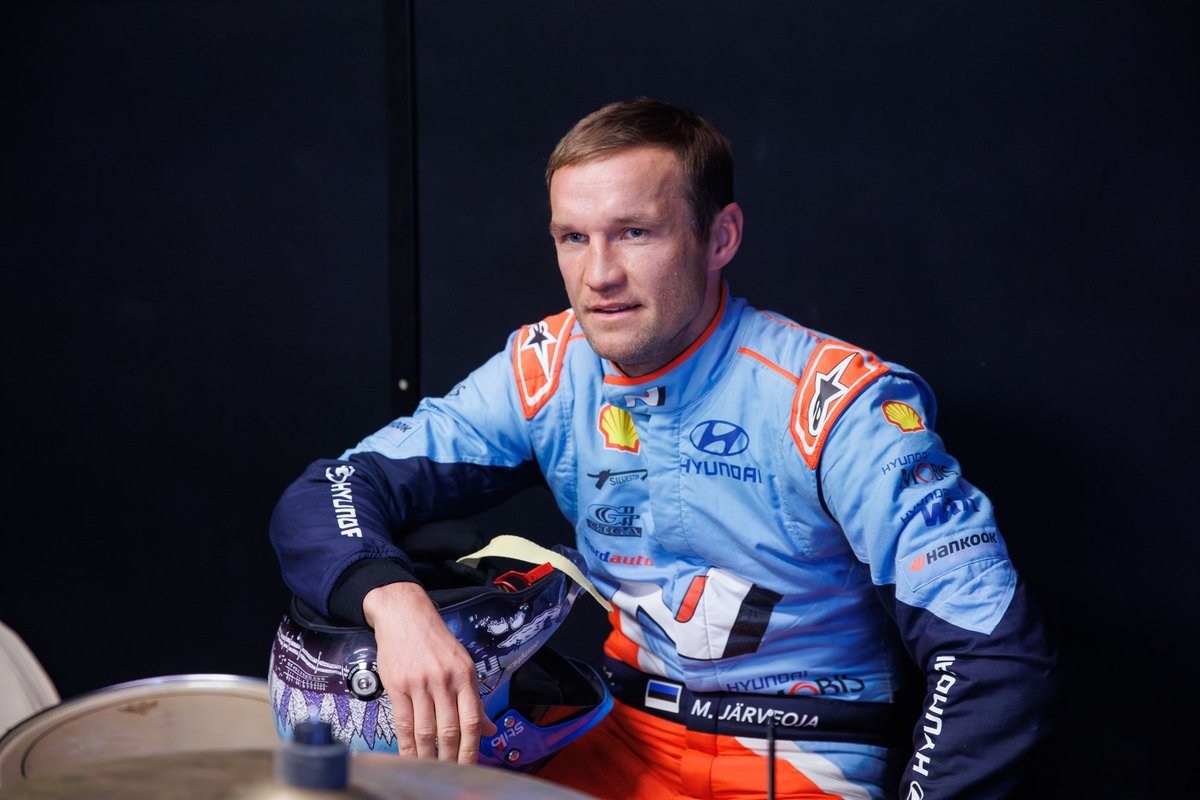 VIDEO | „Lugu sellest, kuidas Martinist sai Ott Lepland!“ Järveojale tehti Andrei Zevakini salongis uus soeng