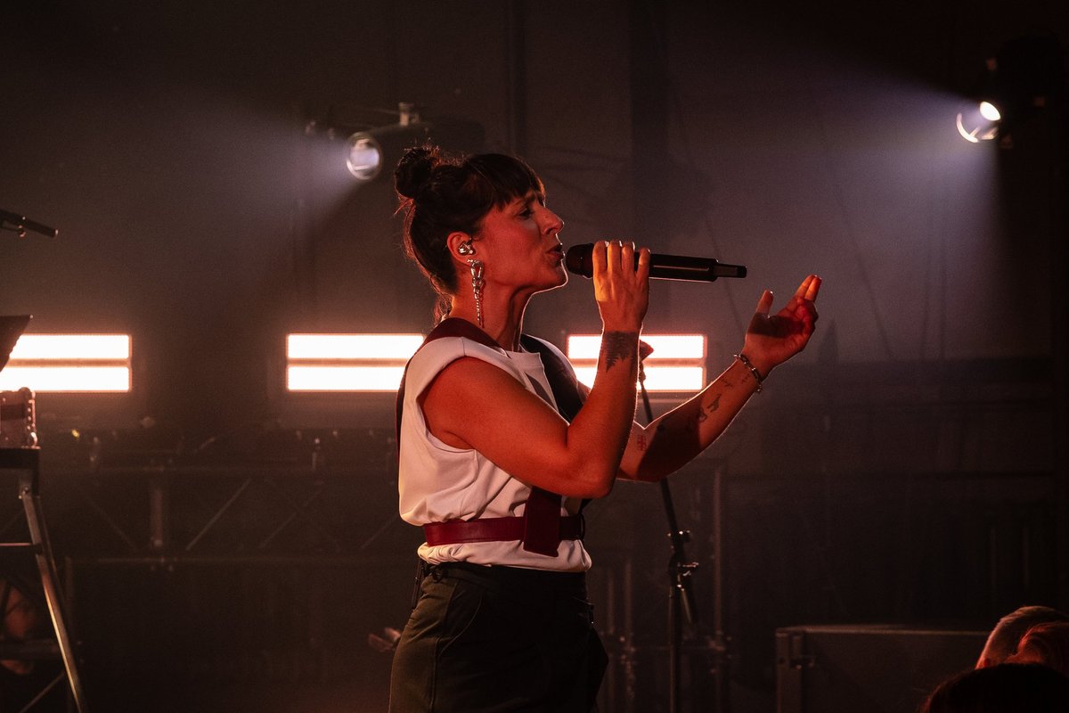 Kolossaalne edu! Sandra Sillamaa: Sadu edu taga on aastatepikkune töö