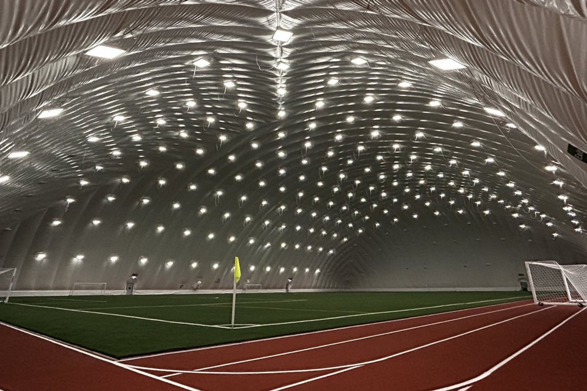 Jalgpalliliit palub Narva linnapealt Transile luba hallis treenimiseks