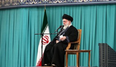 Iraani kõrgeim juht süüdistas Trumpi surmavate protestide õhutamises