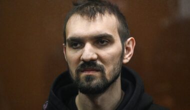 Prokurör süüdistas Vene koomikut „solvavaid nalju väljamõtleva organiseeritud kuritegeliku grupi juhtimises“