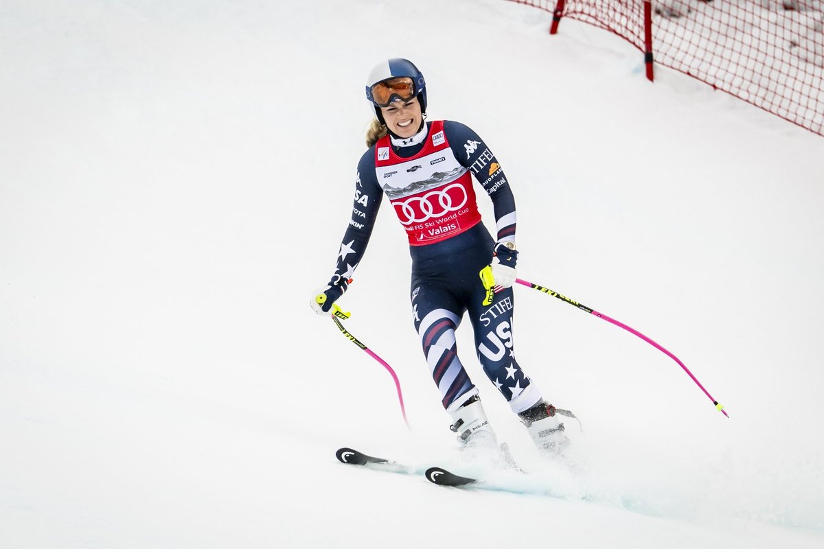 Lindsey Vonn kukkus kiirlaskumisel ja vigastas põlve. „Minu olümpiaunistus pole veel läbi“