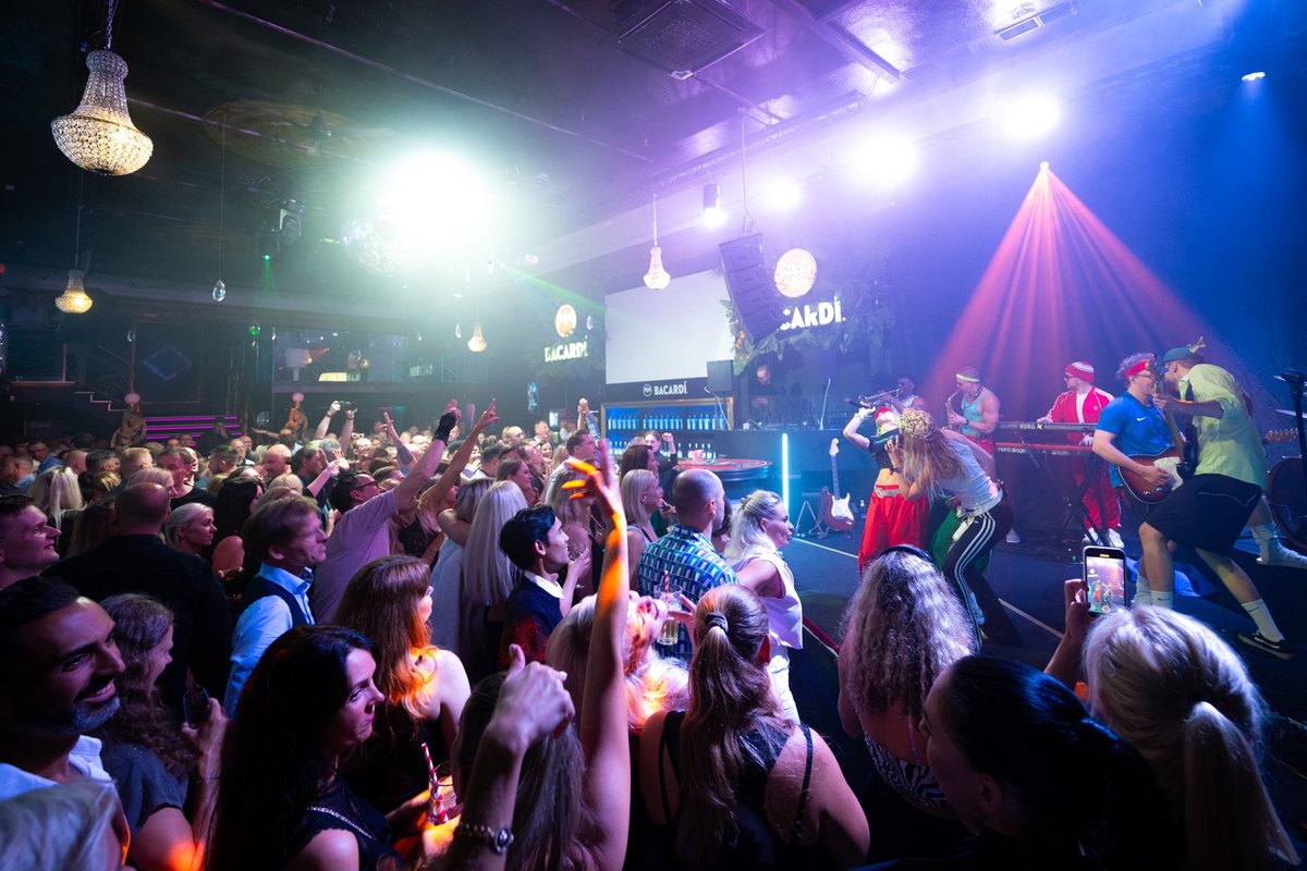 Omanikud leti taga, uksed pool nädalat lukus. Venus Clubi juht tõdeb, et ellu jäävad vähesed klubid