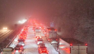 EL-i autoturg muutub: hübriidid juhivad, elektriautod läksid detsembris bensiiniautodest mööda