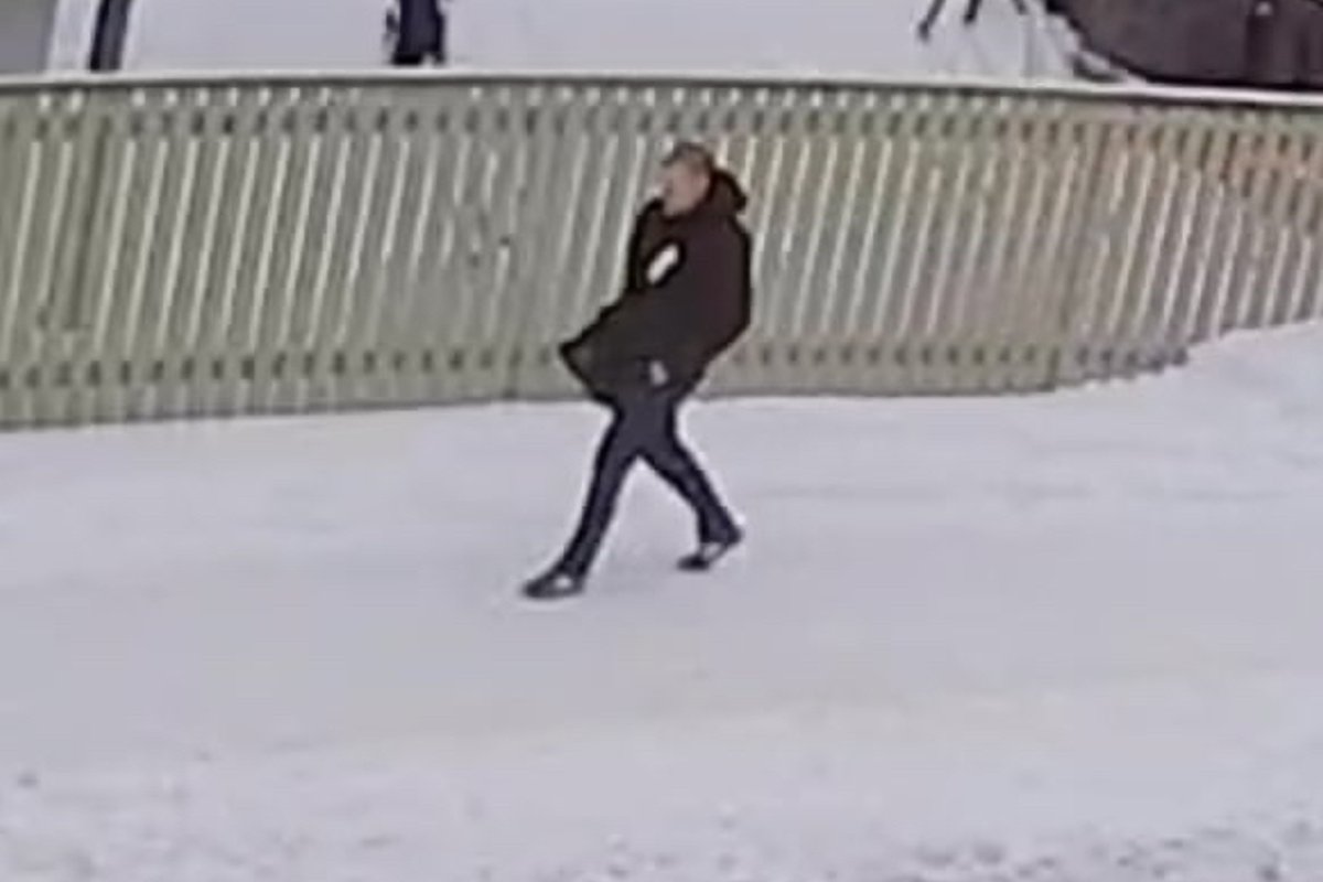 FOTOD | Eile Kalamajas lapsega naist rünnanud mees trügis veidi enne seda lasteaia territooriumile